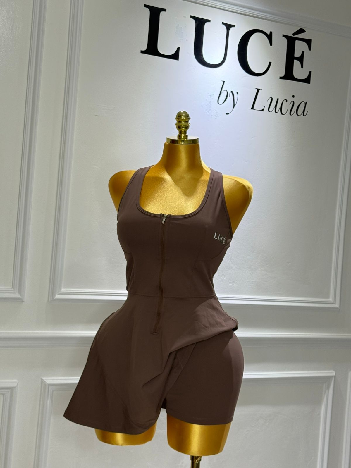 Luce Tana in Yellow